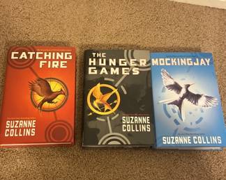 Three Suzanne Collins The Hunger Games Book Collection