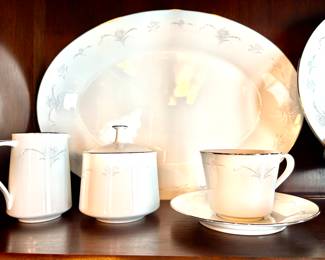 Noritake "Casablanca" for 10 with serving