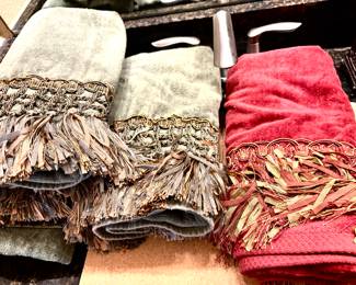 Assorted towels