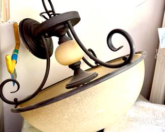 Assorted light fixtures