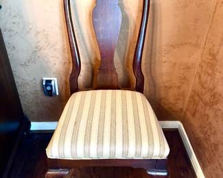 Set of 8 chairs
