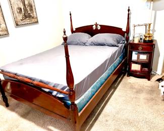 Vintage Drexel Heritage queen bed