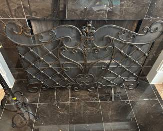 Scroll metal fireplace screen