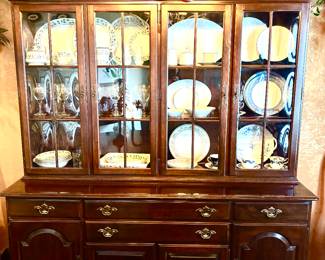 Ethan Allen china cabinet