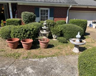 Outdoor pots and deco