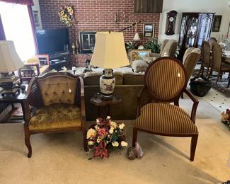 Vintage chairs flower arrangement 
