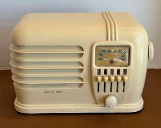 Vintage Golden Tone Radio