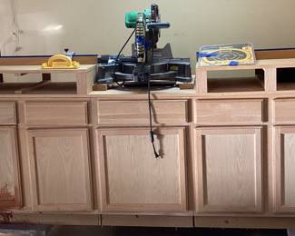 WOOD CABINET WORK TABLE w HITACHI C12FDH LASER 12in COMPOUND MITER SAW & DEWALT BLADE NO SHIPPING PICKUP ONLY