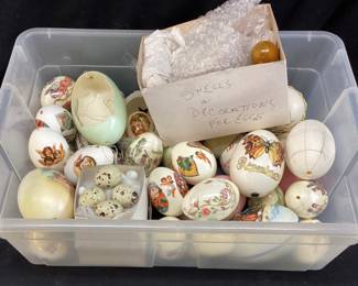 ASSORTED DECORATED EGGSHELLS, NO STANDS