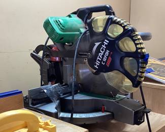 WOOD CABINET WORK TABLE w HITACHI C12FDH LASER 12in COMPOUND MITER SAW & DEWALT BLADE NO SHIPPING PICKUP ONLY