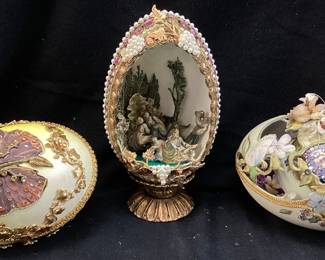  (3) HAND DECORATED EGGSHELLS, BUTTERFLY & VICTORIAN SCENE