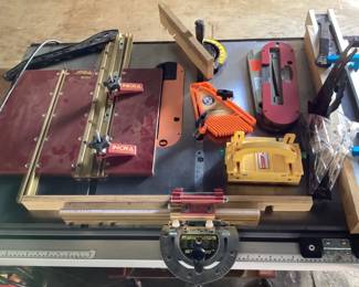 LAGUNA FUSION TABLE w INCRA MITER 1000HD GAUGE, INCRA MITER EXPRESS, BENCH DOG FEATHER LOC, GRR RIPPER NO SHIPPING PICKUP ONLY