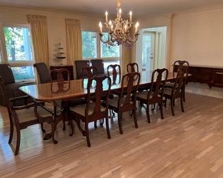 DOUBLE PEDESTAL BANDED MAHOGANY DINING TABLE 
