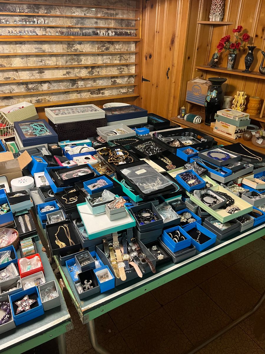 Lots of Heidi Daus jewelry