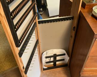 Hanging mirror jewelry box