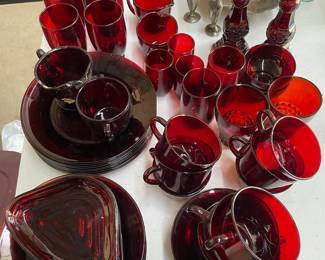 Red dishes