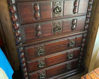 Dresser