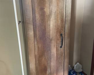 Storage cabinet
