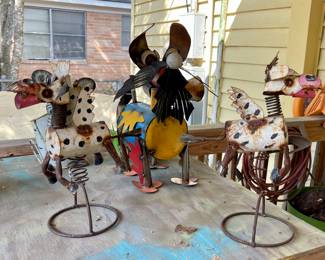 METAL YARD DECOR