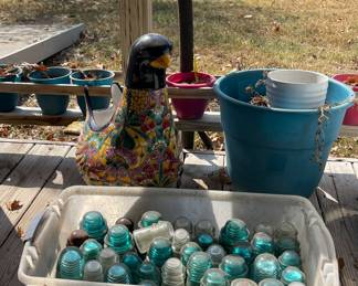 INSULATORS, TALAVERA PLANTER