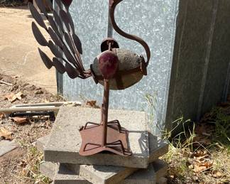 METAL YARD ART