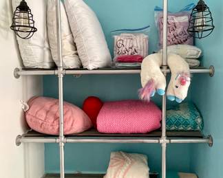 LINENS, BLANKETS, PILLOWS