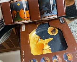 Halloween cups and plates