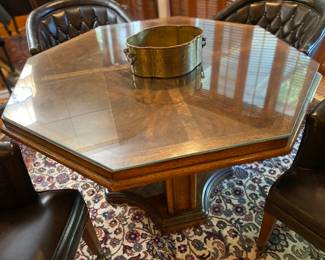 Club table