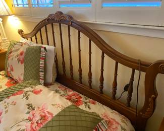 Love the detail of this headboard