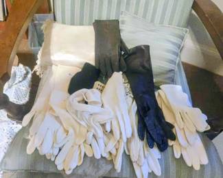 Vintage ladies gloves