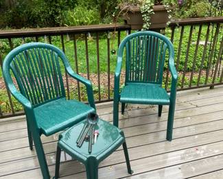 Outdoor Plastic Chair and Table