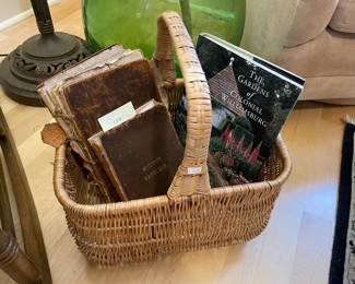 Baskets, Books