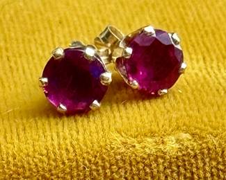 Over 2 carats of stunning Burmese rubies