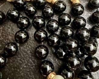 Onyx pearls and gold long necklace