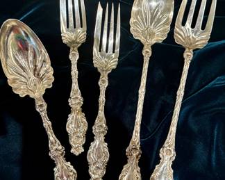 SERVING ITEMS WHITING LILY