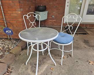 Table 24" W x 27"T
2 Chairs: 15"W x 38"T