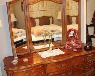 Bassett nine-drawer dresser with triple mirror