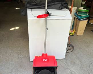 Electric snow blower