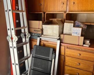 Ladder, stepladder