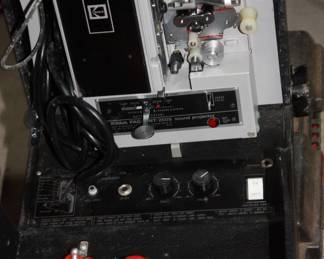 Vintage Kodak Pageant projector in built-in hard case