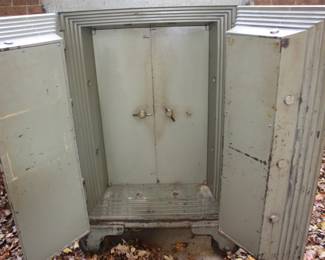 Antique steel safe Victor circa 1850. Works perfect with combination & key for inside doors. Double doors outside & inside. Iron wheels weighs approx 1500 lbs.