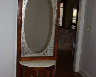 Entry mirror/coat rack