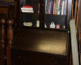 Midcentury sec/book case vintage w/3 drawers & 2 glass doors (right side glass cracked)