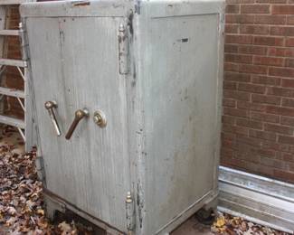 Antique steel safe Victor circa 1850. Works perfect with combination & key for inside doors. Double doors outside & inside. Iron wheels weighs approx 1500 lbs.