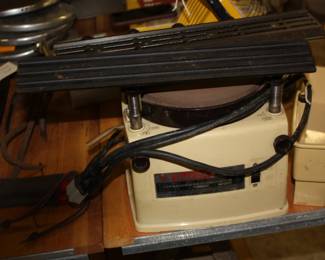 Makita electric sharpener (in box) model 9820-2