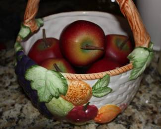 Ceramic fruit bowl