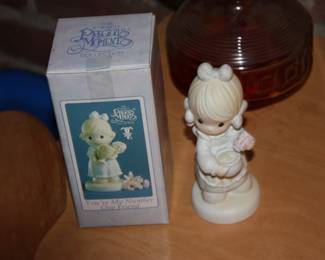 Precious Moments : 'Number 1 Friend' and 'Tis the Season'