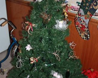 Pre-lit Christmas tree