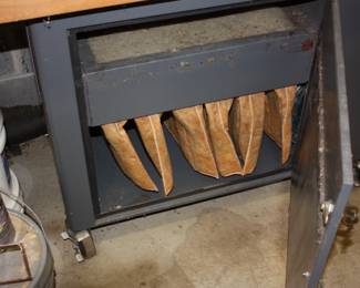 Down draft work table w/filter bags, electric plug & castors
