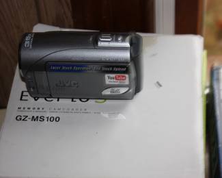 JVC Everio S memory camcorder in box 35x